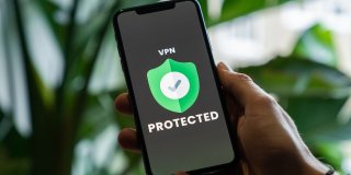 Smartphone mit VPN Schriftzug